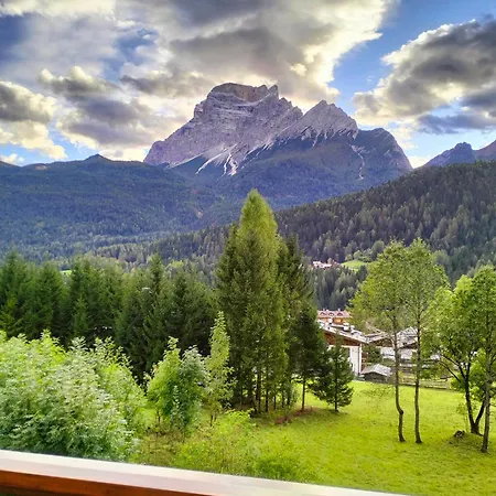 Deliziosa Mansarda Con Vista Dolomiti Apartment San Vito di Cadore Exterior photo